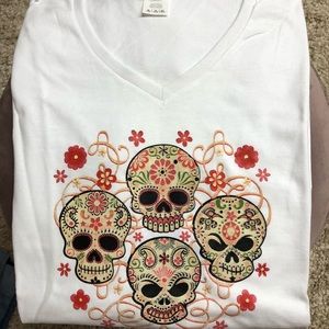 ❤️❤️XL Left ❤️❤️Fun Sugar Skull V-Neck T-Shirt